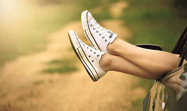 5 trucos de belleza para acabar con los pies hinchados