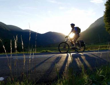 5 beneficios de la bicicleta eléctrica para la salud - Siéntete Guapa