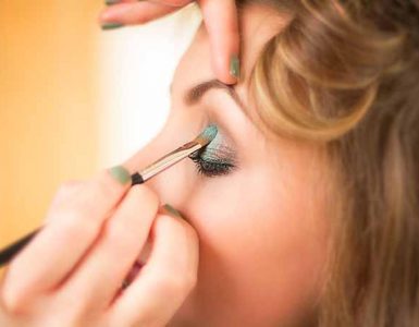 Cómo usar maquillaje y lentes de contacto - Siéntete Guapa